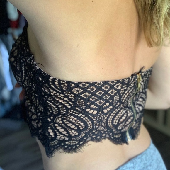 Cute lace top - Picture 2 of 4